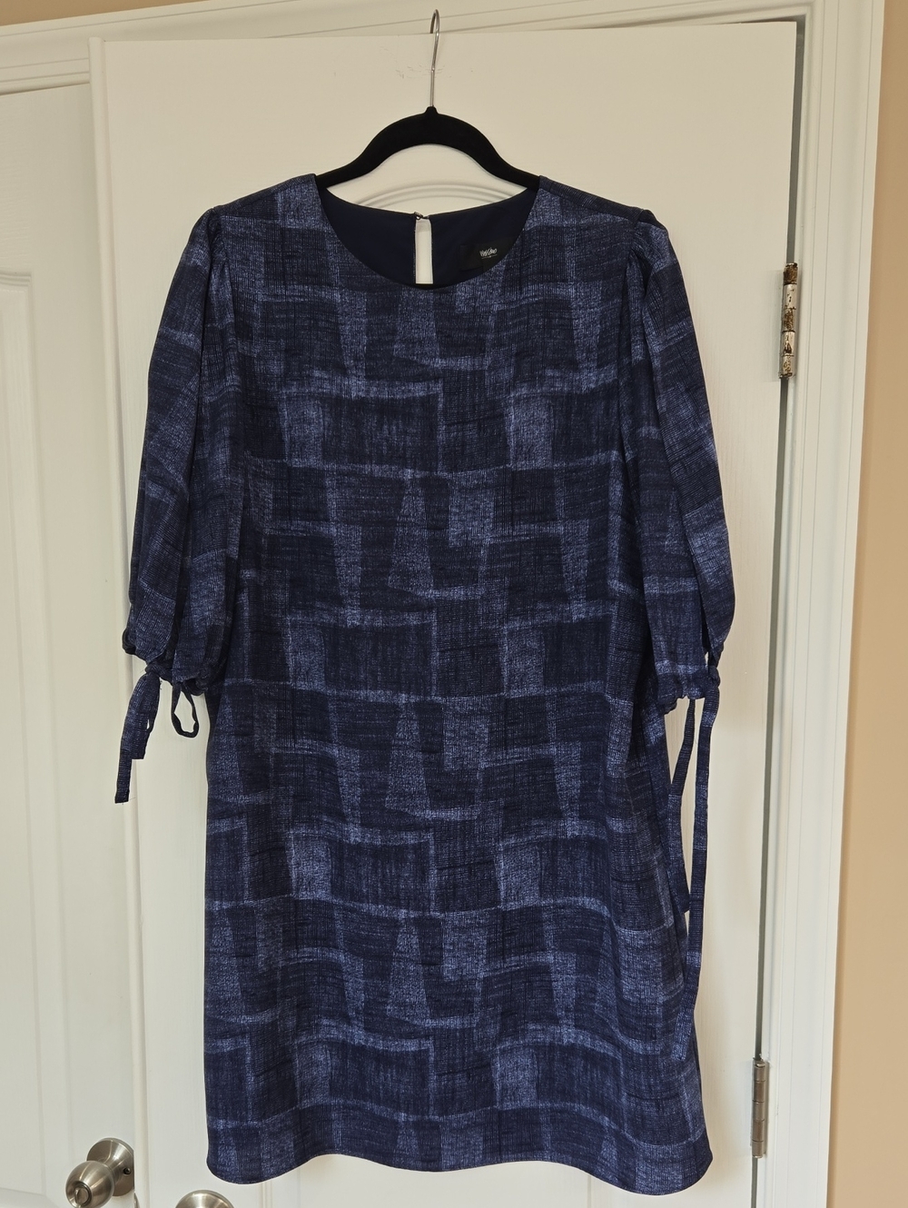 Women's Navy Textured Midi Shift Dress with Tie Sleeves